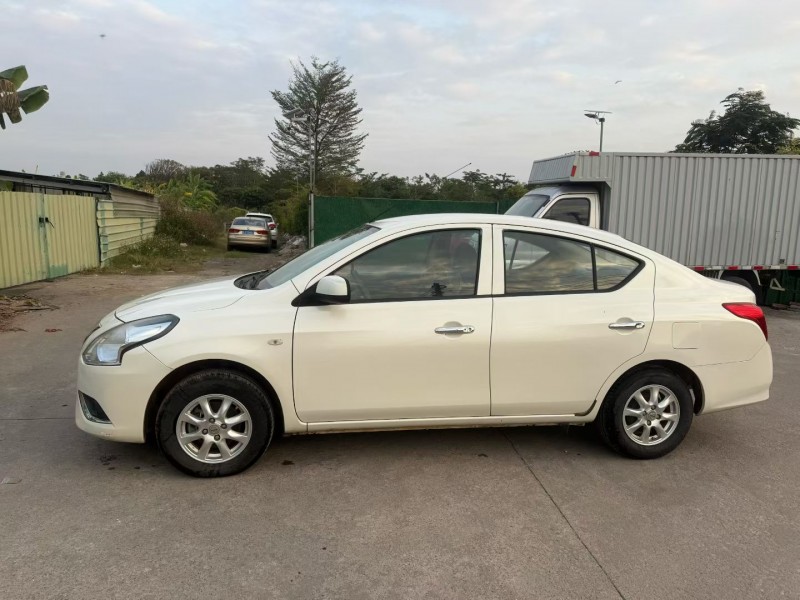 中山17年日产阳光5