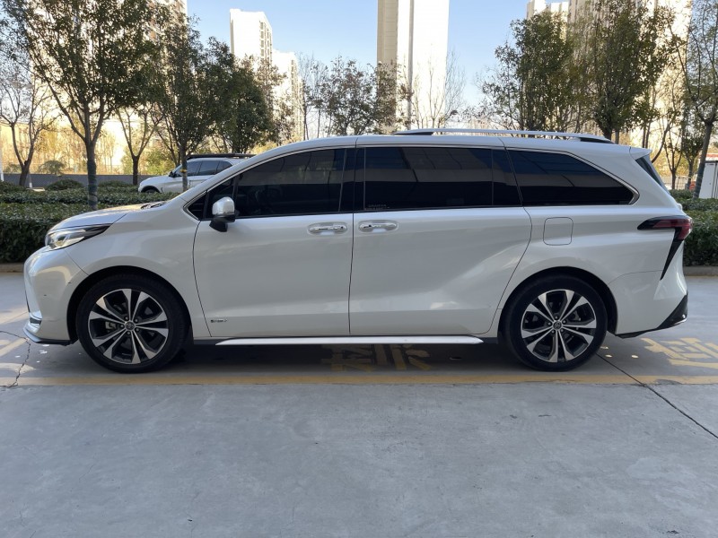 济宁24年丰田格瑞维亚9