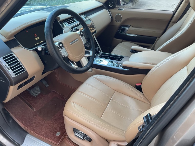 济宁16年路虎揽胜行政4