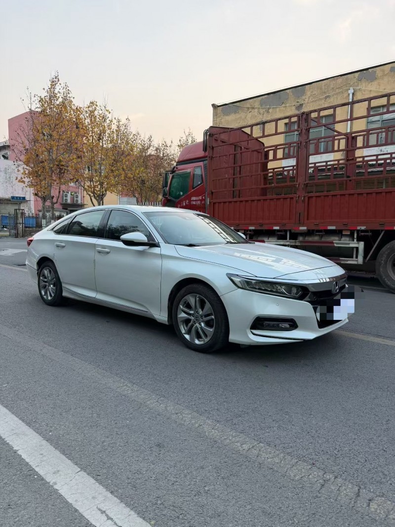 宿迁19年本田雅阁3