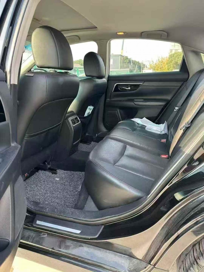 宁波18年日产天籁4