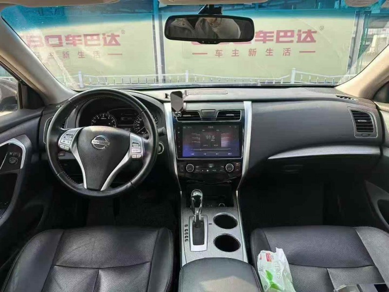 宁波18年日产天籁5