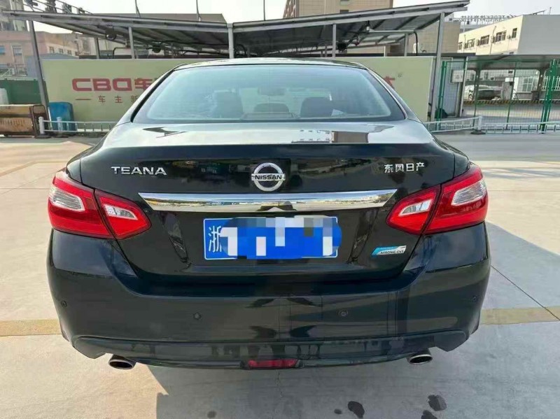 宁波18年日产天籁8