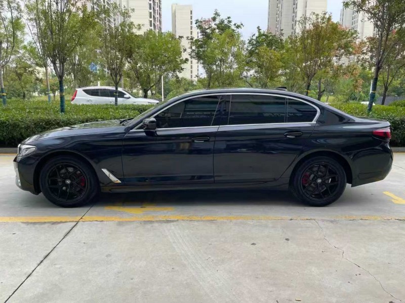 济宁21年宝马5系7