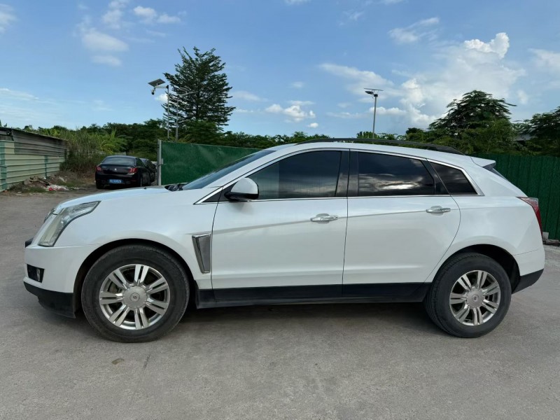 中山16年凯迪拉克SRX5