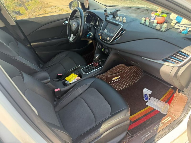 中山18年雪佛兰科沃兹8