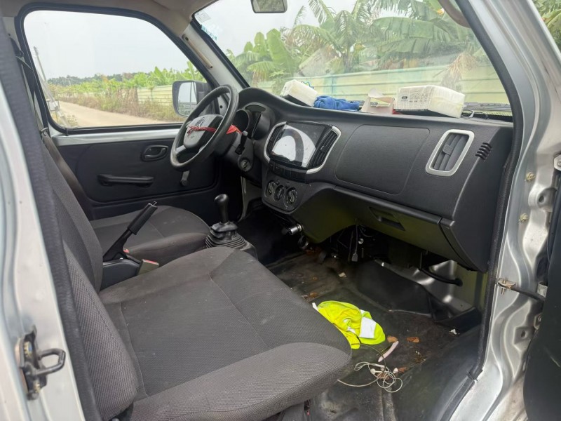 中山21年长安汽车神骐8