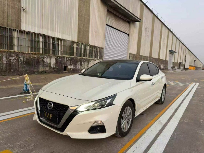 菏泽19年日产天籁2
