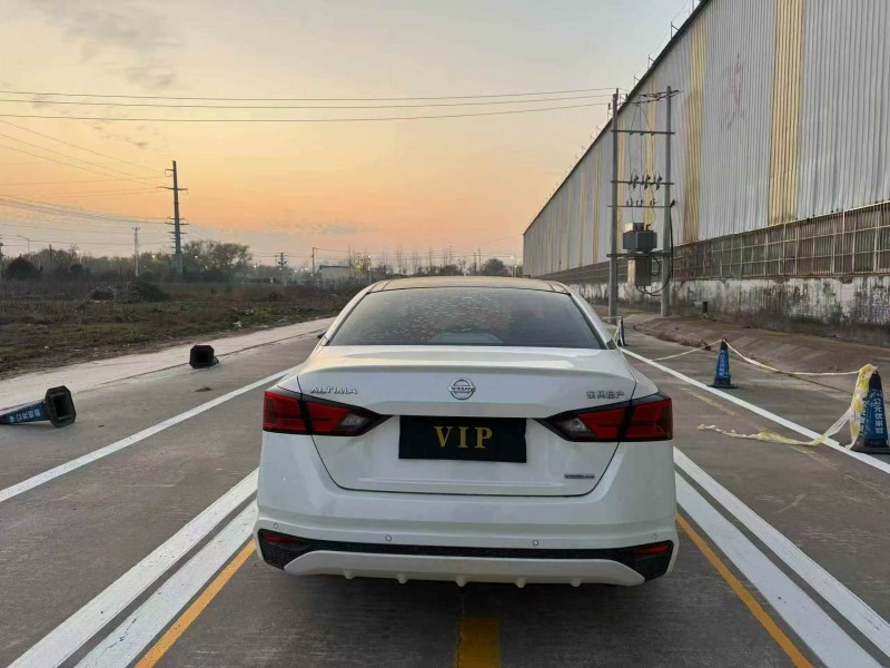 菏泽19年日产天籁9