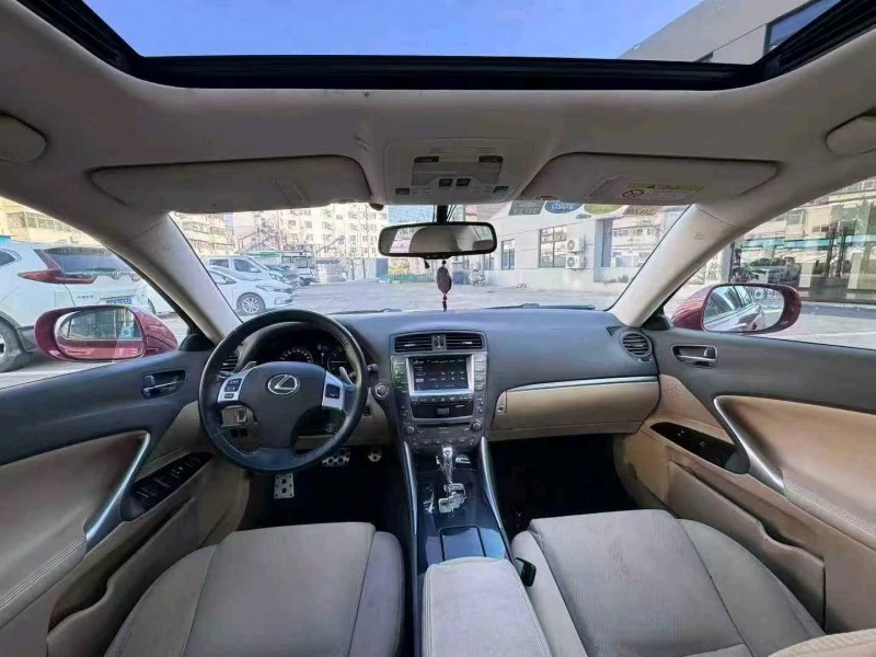 唐山11年雷克萨斯IS3