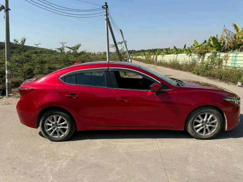 中山18年马自达昂克赛拉3