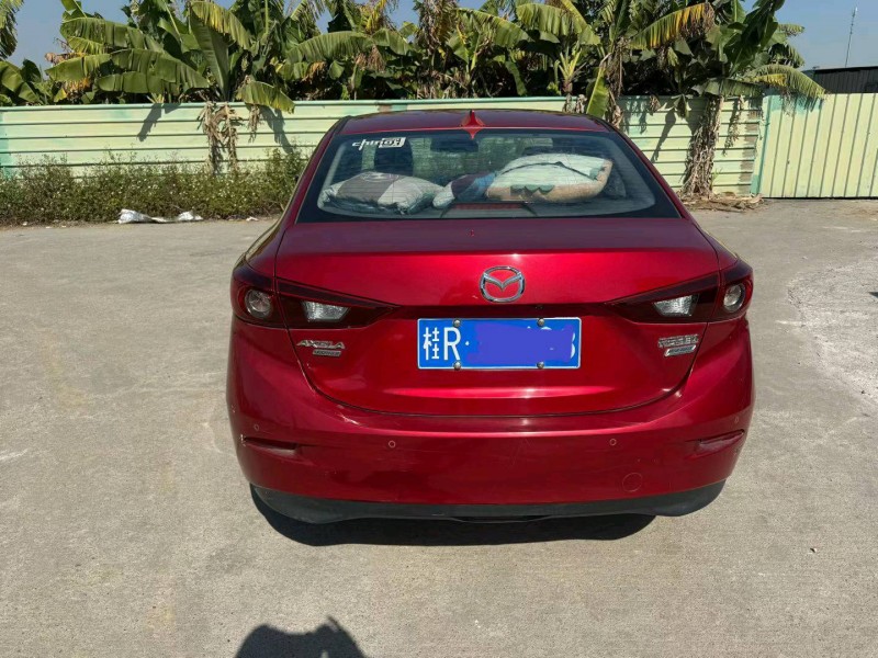 中山18年马自达昂克赛拉4