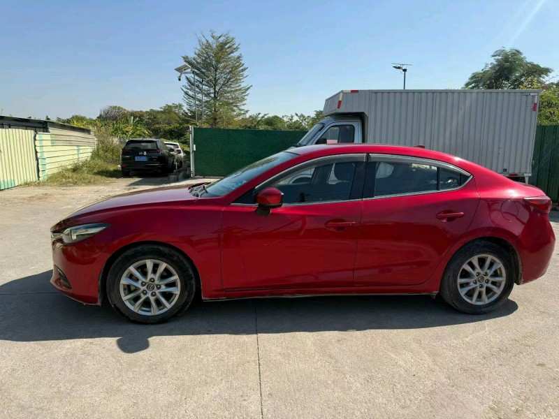 中山18年马自达昂克赛拉5