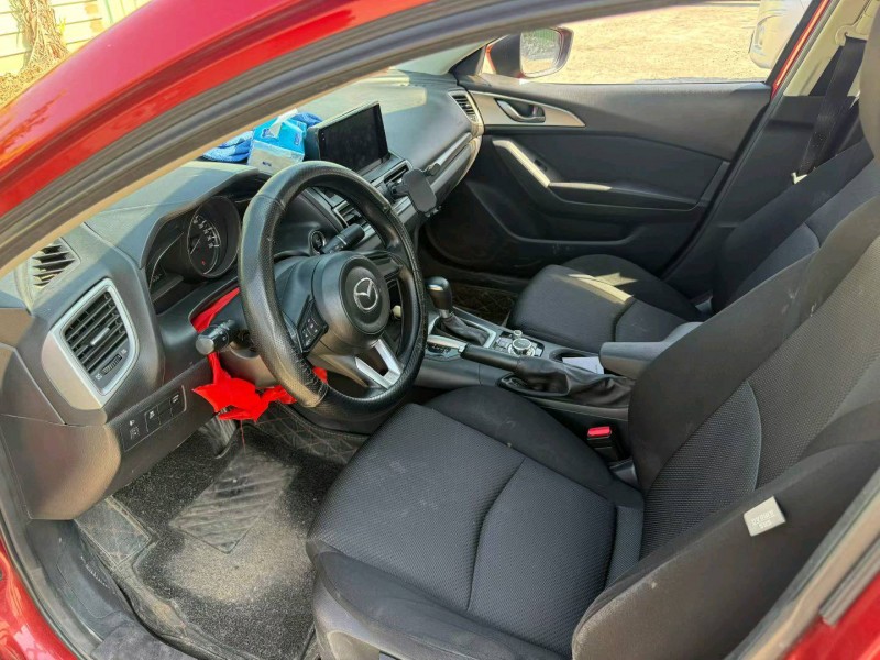 中山18年马自达昂克赛拉7