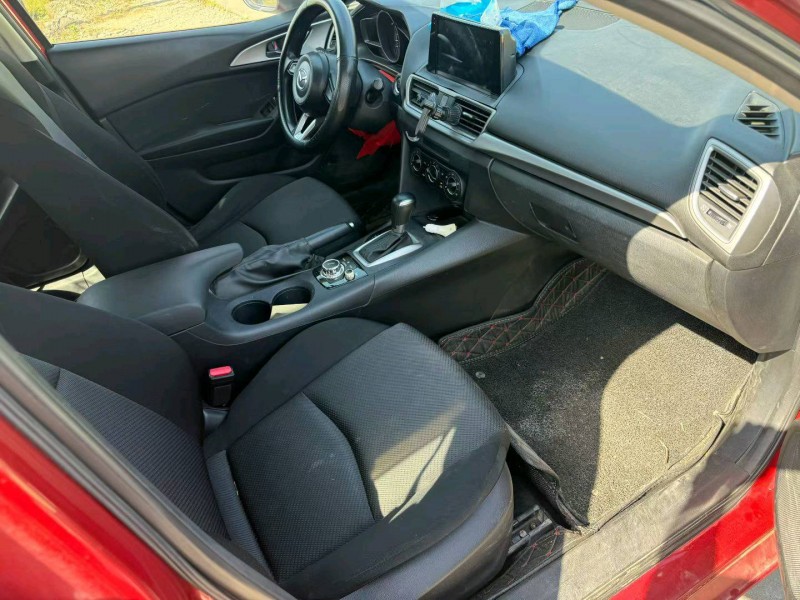 中山18年马自达昂克赛拉8