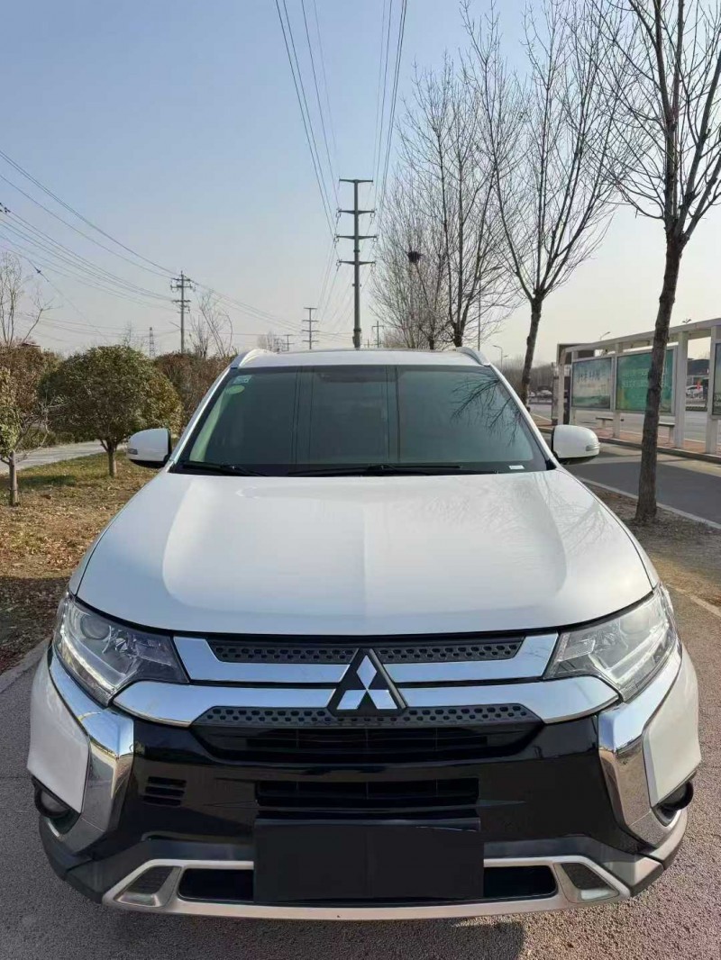 枣庄21年三菱欧蓝德1