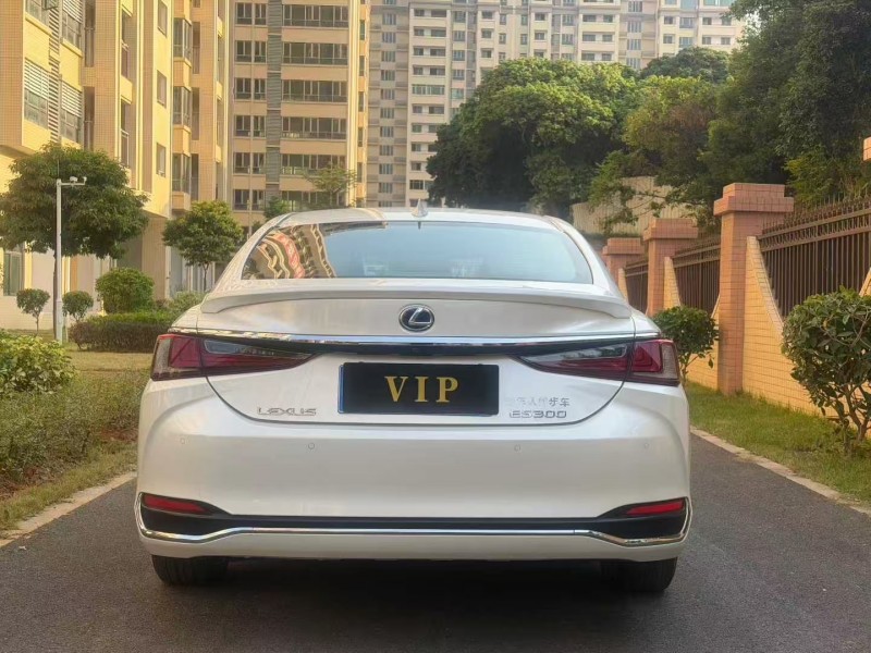 东莞20年雷克萨斯ES7