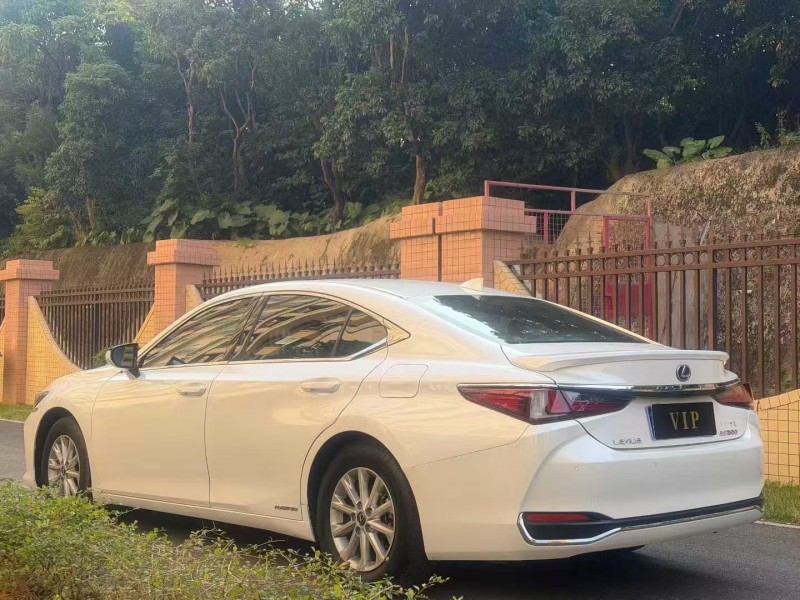 东莞20年雷克萨斯ES8