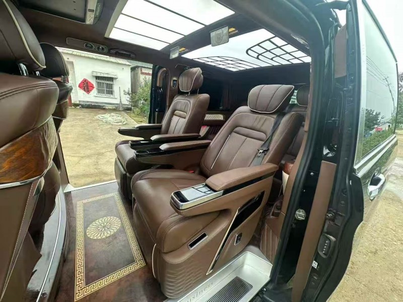 徐州21年奔驰威霆4