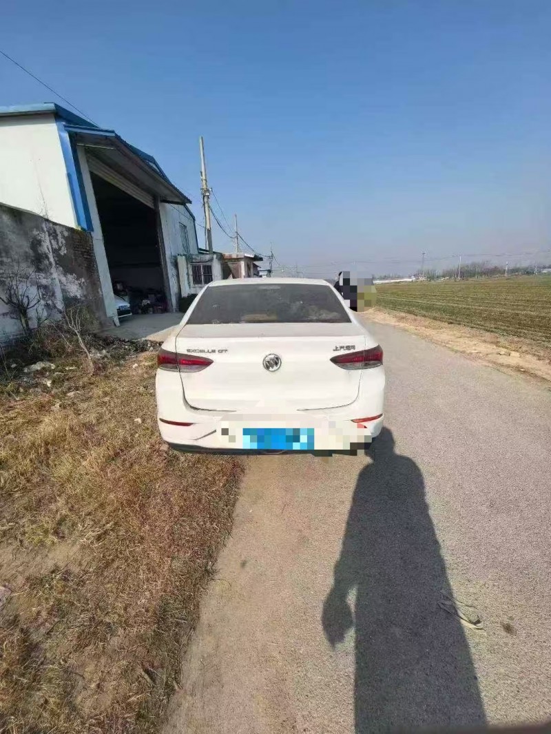 菏泽21年别克英朗8