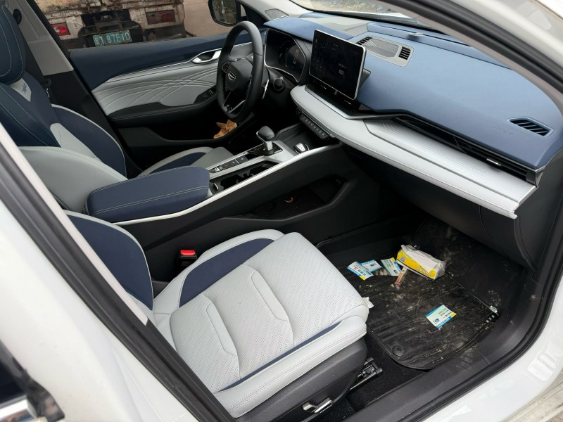 中山22年吉利星瑞8