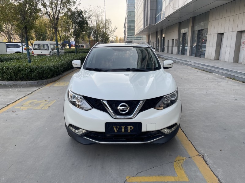 济宁18年日产逍客1