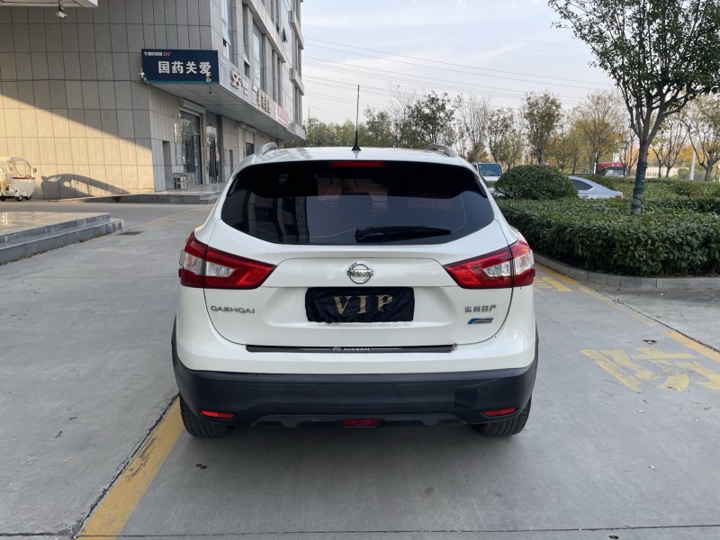 济宁18年日产逍客9