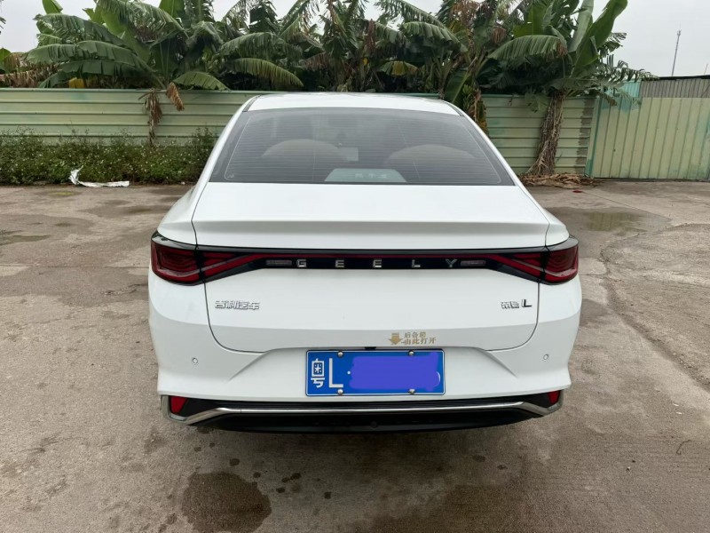 中山22年吉利帝豪4