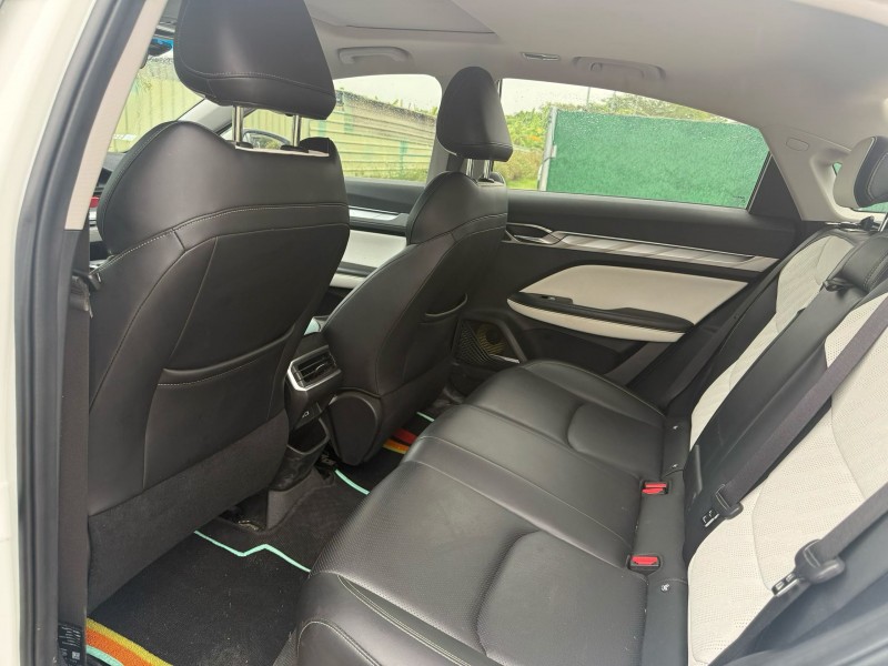 中山22年吉利帝豪8