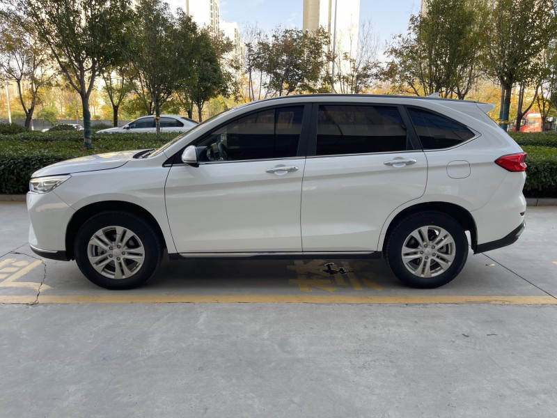 济宁21年哈弗M68