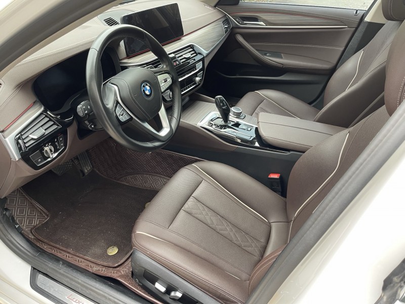 济宁22年宝马5系5