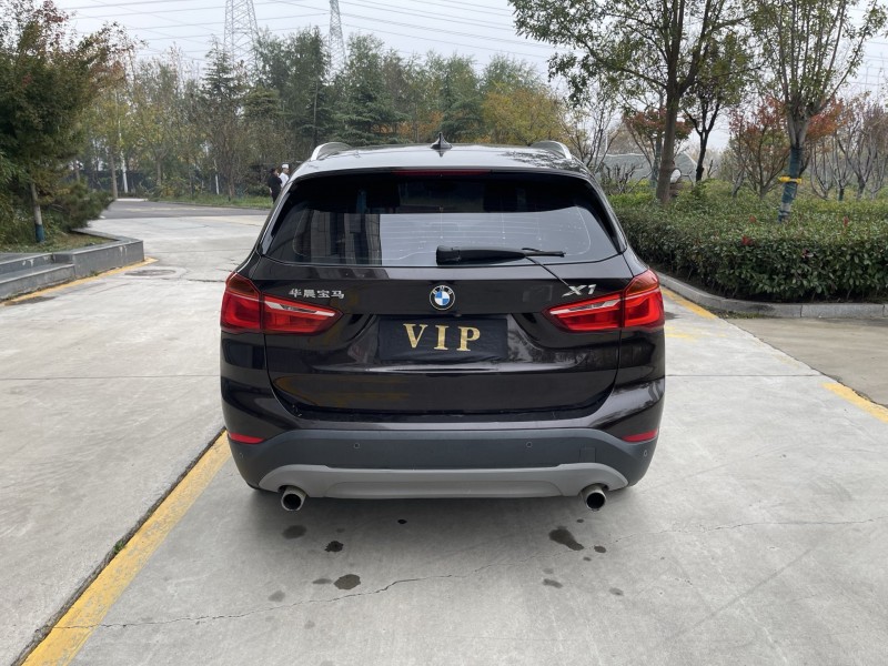 济宁18年宝马X19