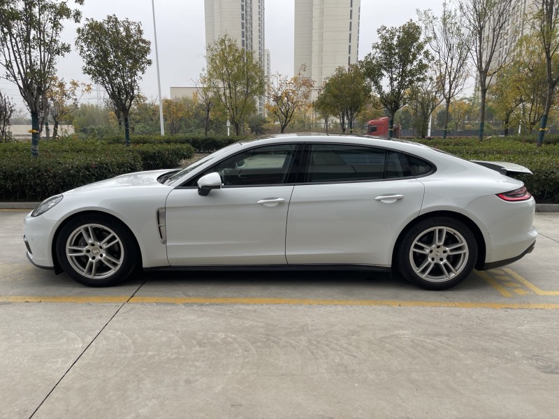 济宁20年保时捷帕拉梅拉7