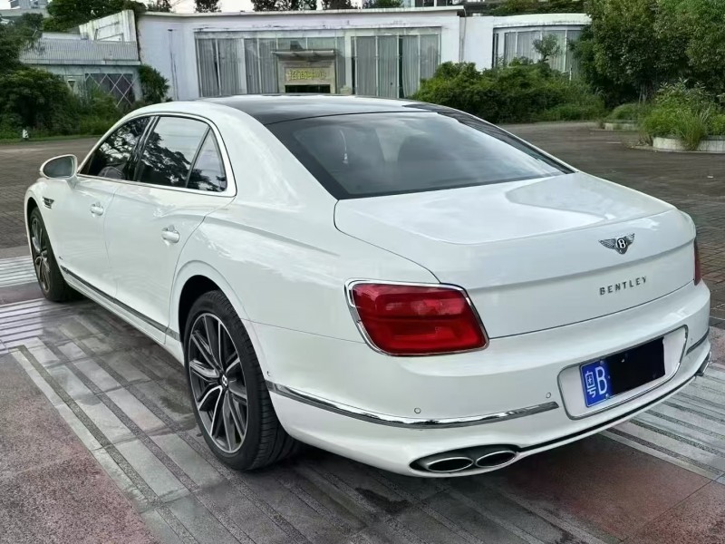 广州22年宾利飞驰9