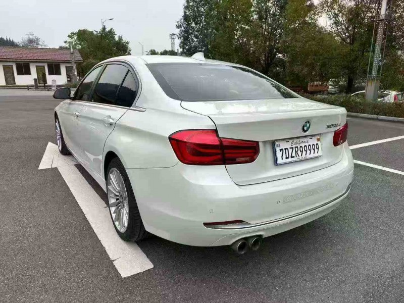 重庆17年宝马3系8