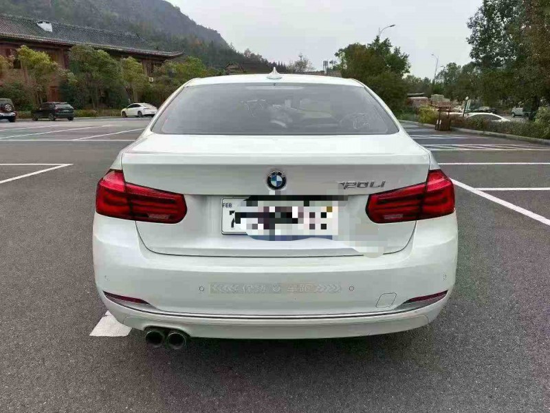 重庆17年宝马3系9