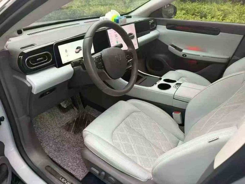 湘潭24年零跑汽车C014