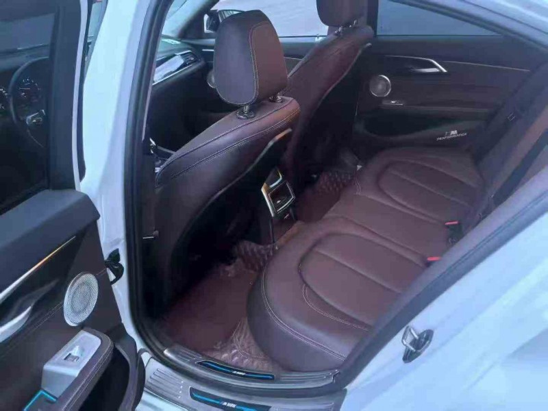 莆田21年宝马1系4