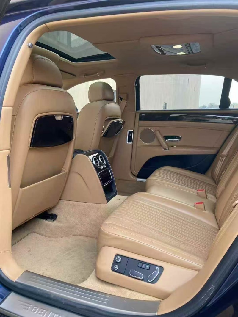 营口18年宾利飞驰5