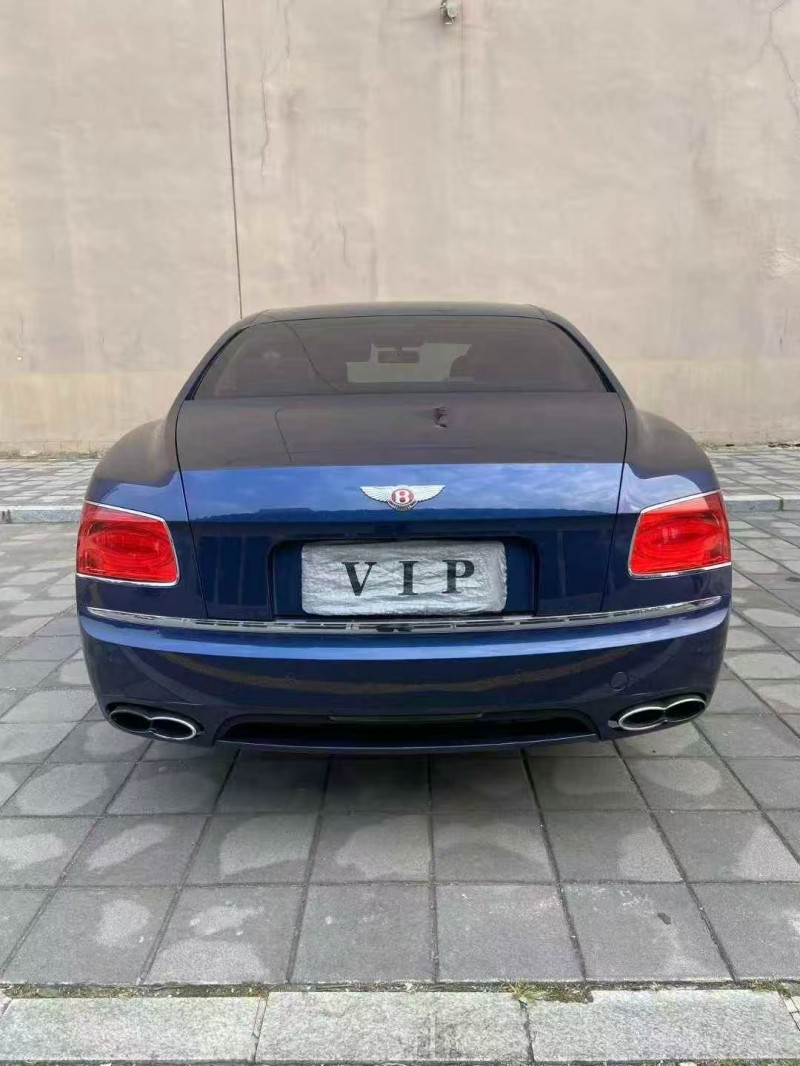 营口18年宾利飞驰8