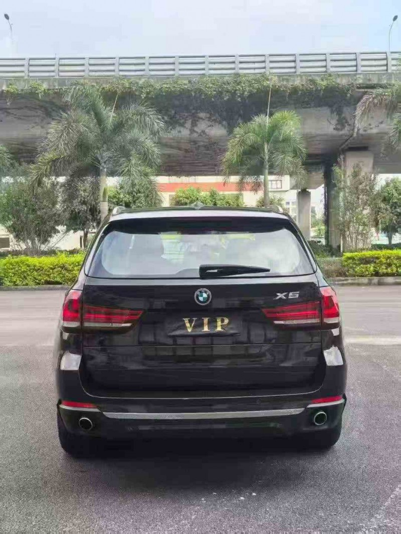 三明17年宝马X57