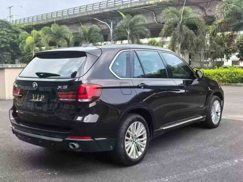 三明17年宝马X58