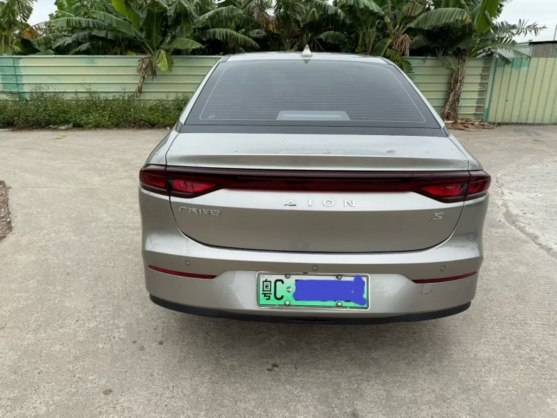 中山23年传祺埃安S4