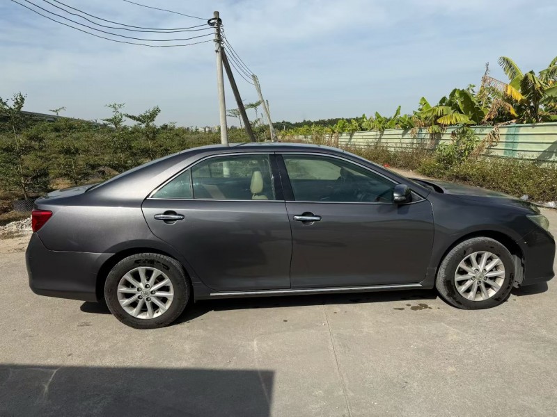 中山13年丰田凯美瑞3