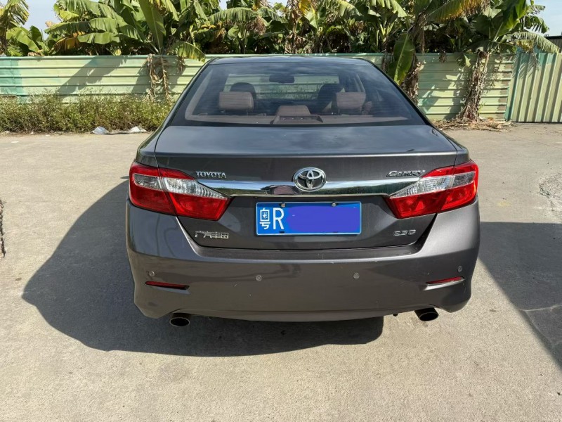 中山13年丰田凯美瑞4