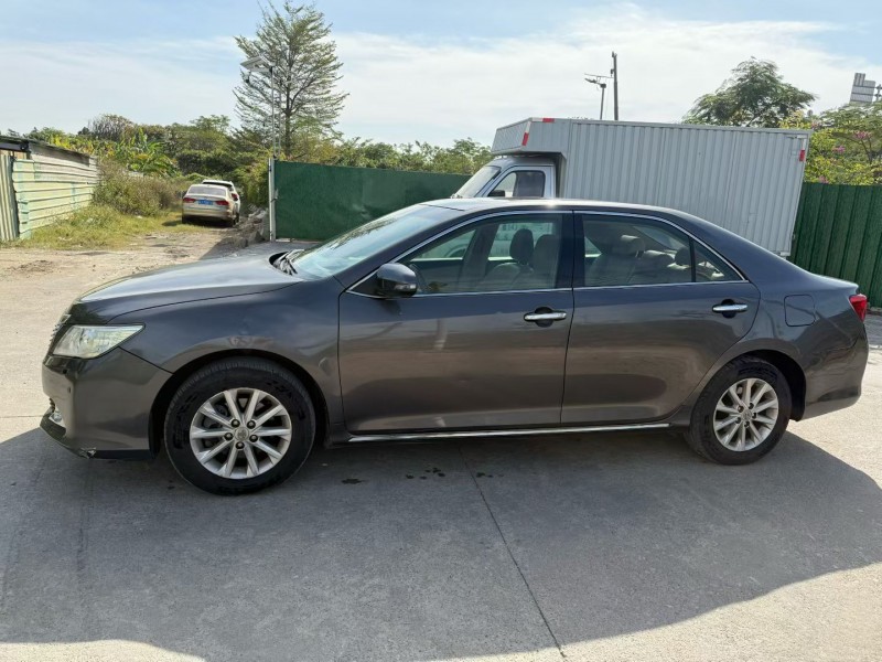 中山13年丰田凯美瑞5