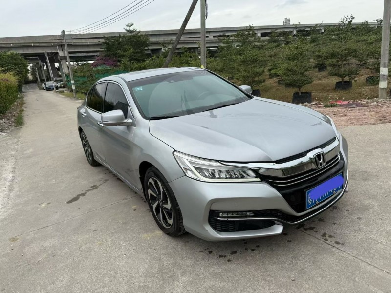 中山16年本田雅阁2