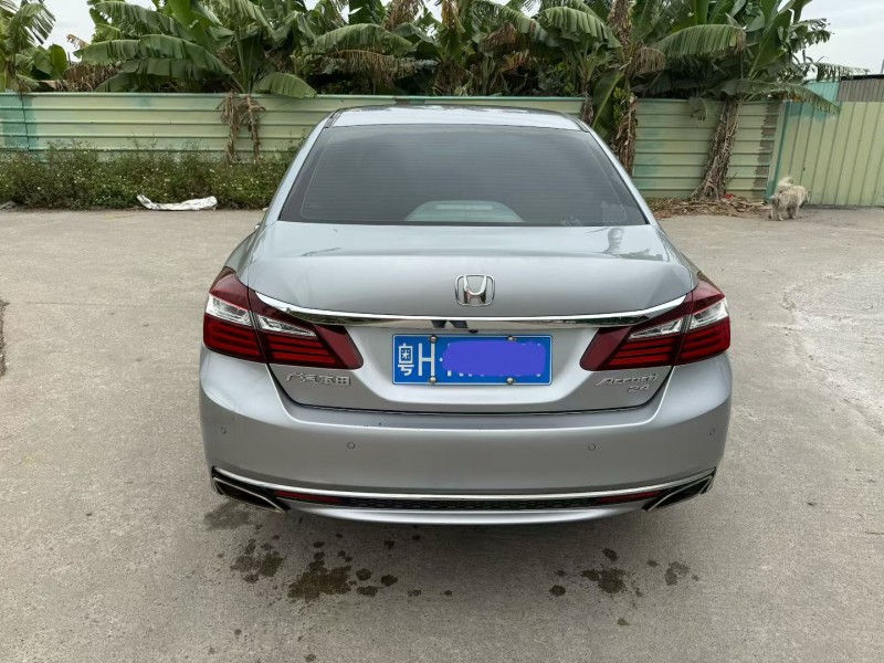 中山16年本田雅阁4