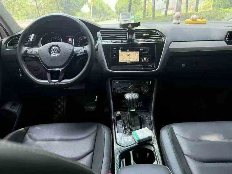 张家界20年大众途观5