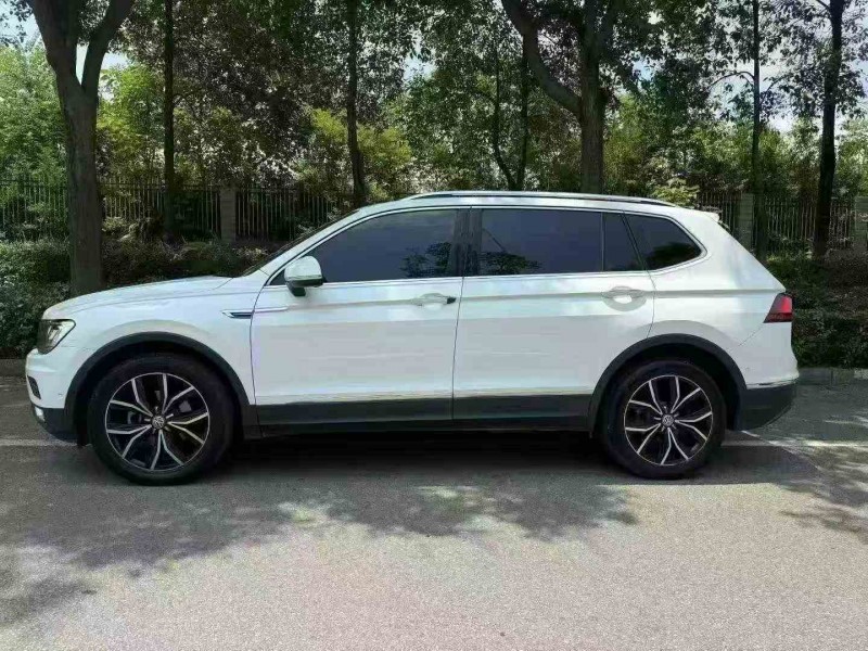 张家界20年大众途观8